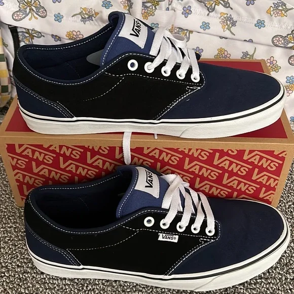 Vans Men’s Atwood
Retro Suede Dress Blues
VN000TUYLKZ Sneakers - Picture 2 of 16